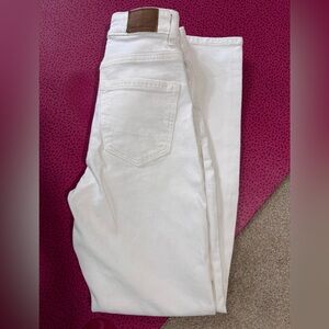 AE American Eagle skinny white jeans size 000. Mom jeans
